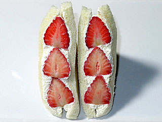 あまりん苺サンド